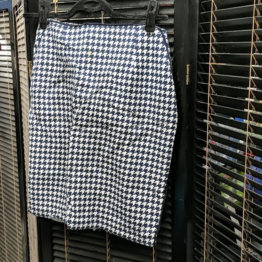 Forever 21 navy ivory houndstooth pencil skirt L